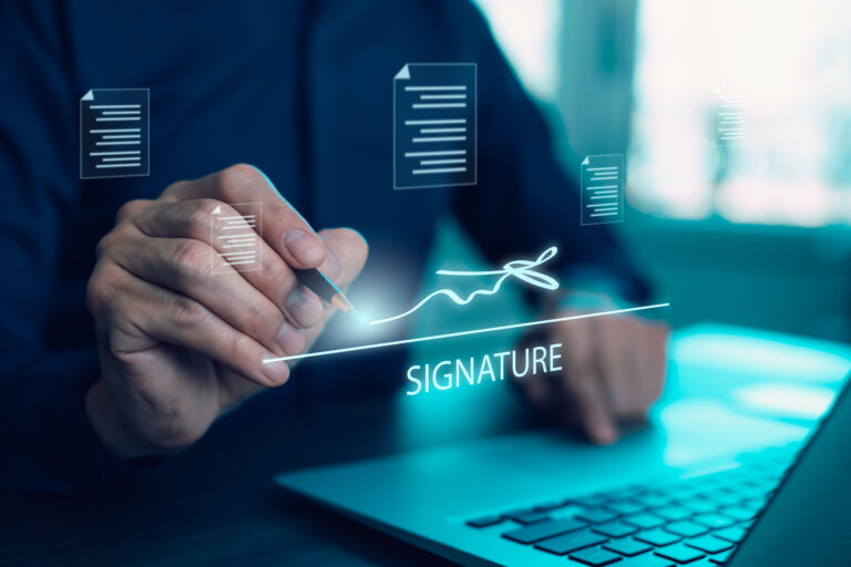 Prozessdiagramm von SAP Ariba Contracts: Bedarfsermittlung, Vertragserstellung, elektronische Signatur und Reporting